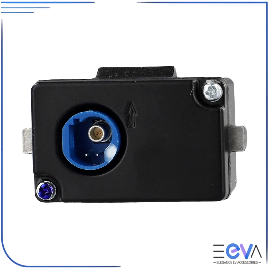 BYD Atto 3, Dolphin, Seal and Sealion 6 OEM dash cam in black – connector port close-up from EEVA Store